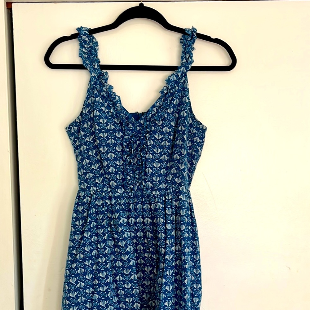 Banana republic heritage collection cocktail tea dress. Size 4P. Blue and white.